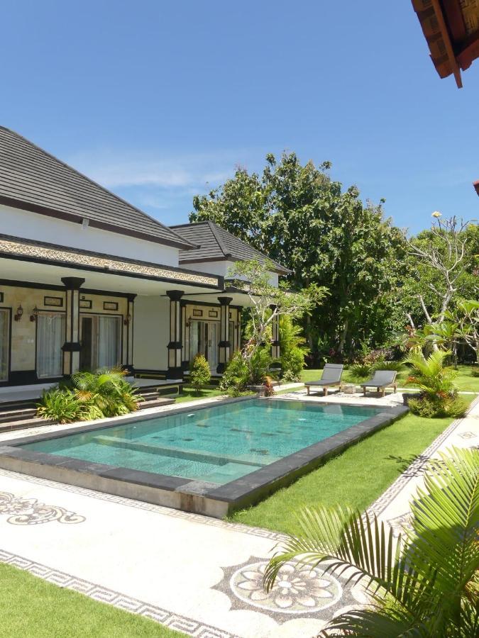 Nyang - Nyang Uluwatu